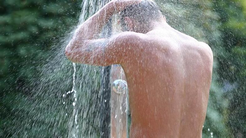 A contrast shower helps a man to wake up and increases potency